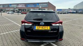 Lízing Hatchback Toyota Auris 2015