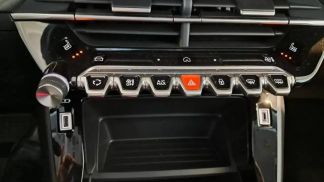 Lízing Sedan Peugeot 208 2024