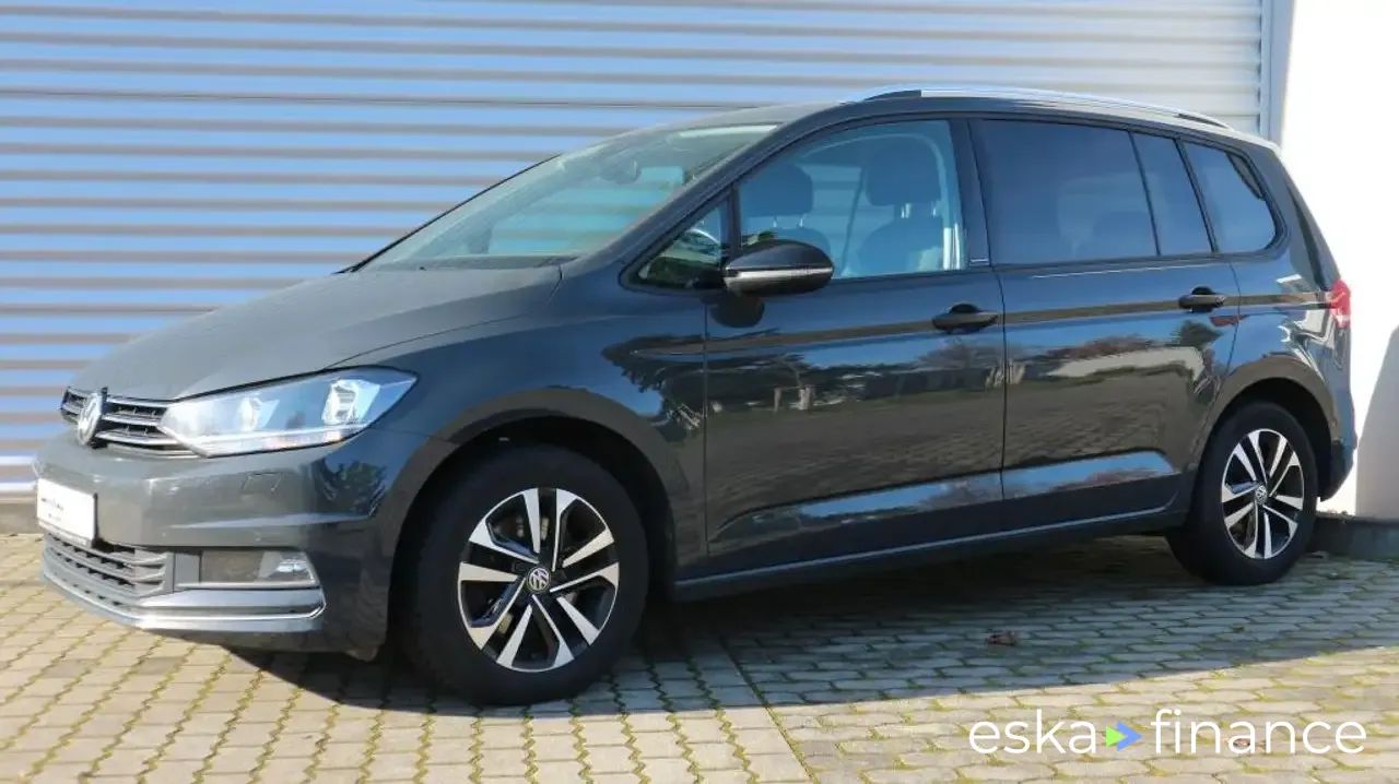 Leasing Passenger transport Volkswagen Touran 2019