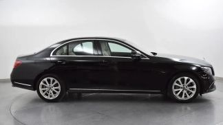 Lízing Sedan MERCEDES E 220 2020