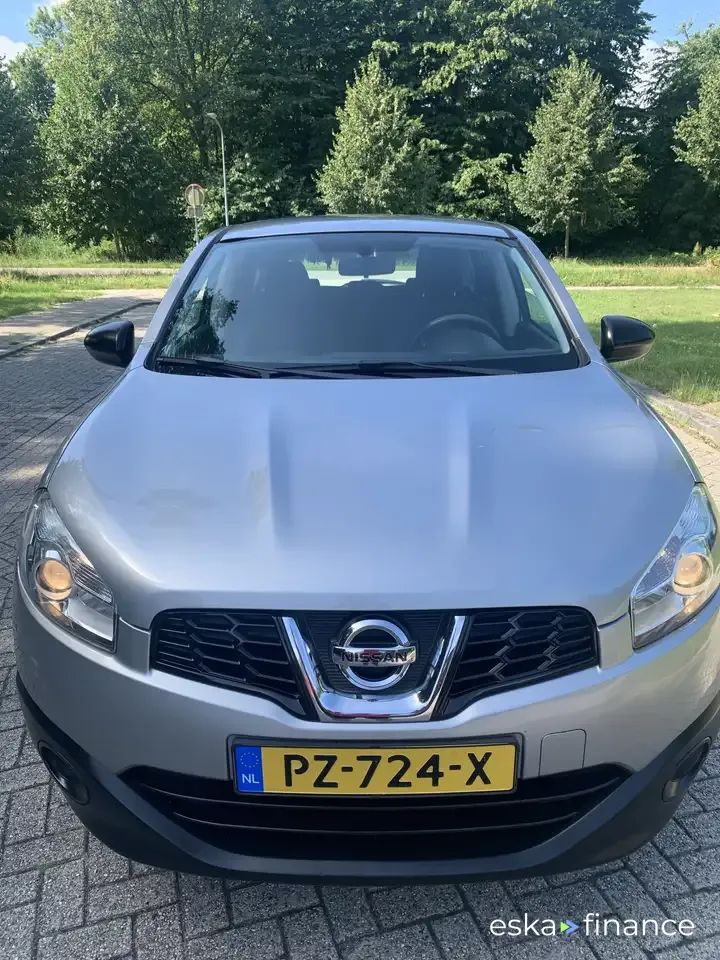 Lízing Hatchback Nissan Qashqai 2010