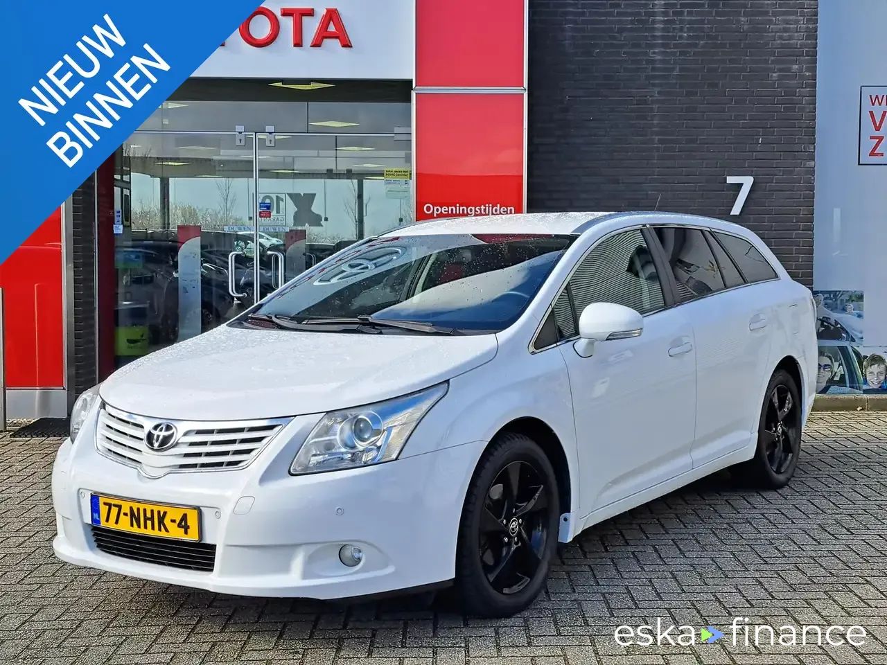 Finansowanie Wóz Toyota Avensis 2010