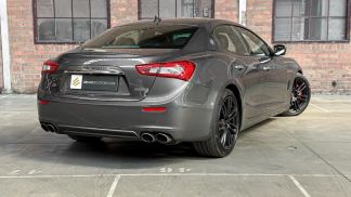 Lízing Sedan Maserati Ghibli 2014
