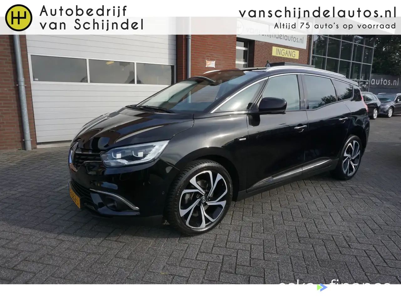 Passenger transport Renault Grand Scenic 2017