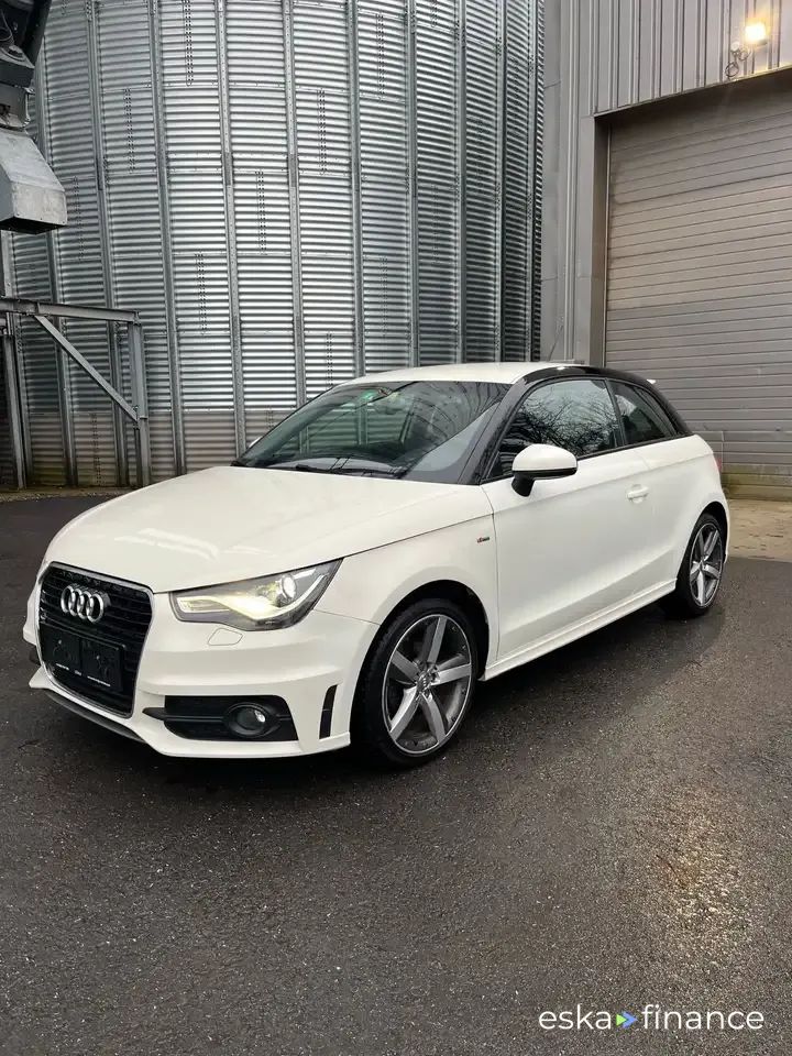 Lízing Hatchback Audi A1 2012