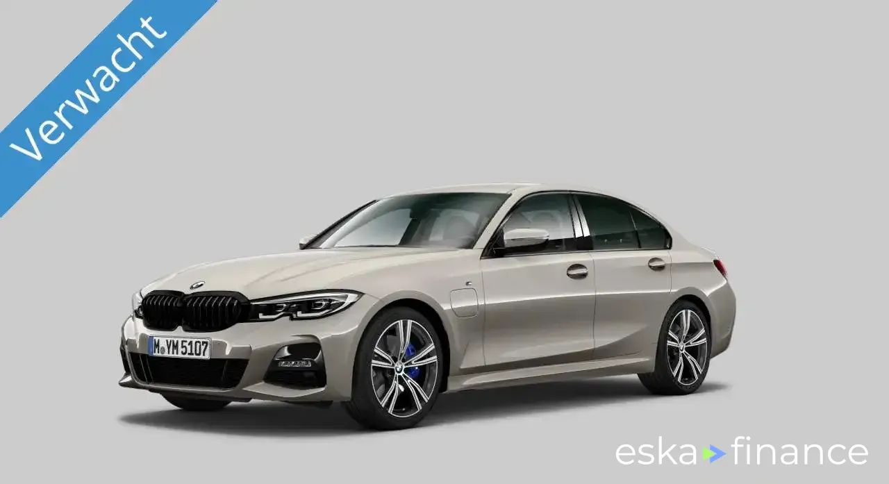 Leasing Sedan BMW 330 2020