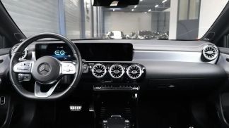 Lízing Sedan MERCEDES A 250 2020