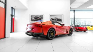 Lízing Kabriolet Ferrari 812 2023