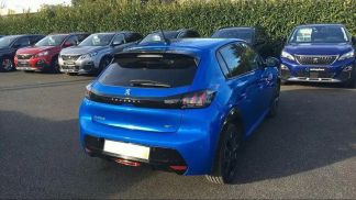 Lízing Sedan Peugeot 208 2024
