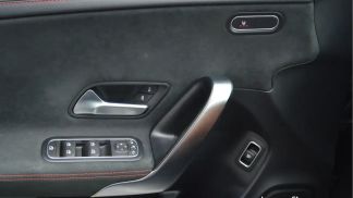 Lízing Sedan MERCEDES CLA 200 2024
